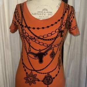 UT Longhorns burnt orange black jewelry V-neck shortsleeve women’s shirt Small